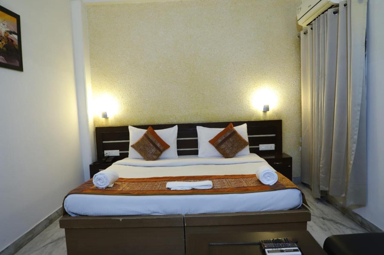 Hotel Tara Palace By Goyal Hoteliers アーグラ エクステリア 写真