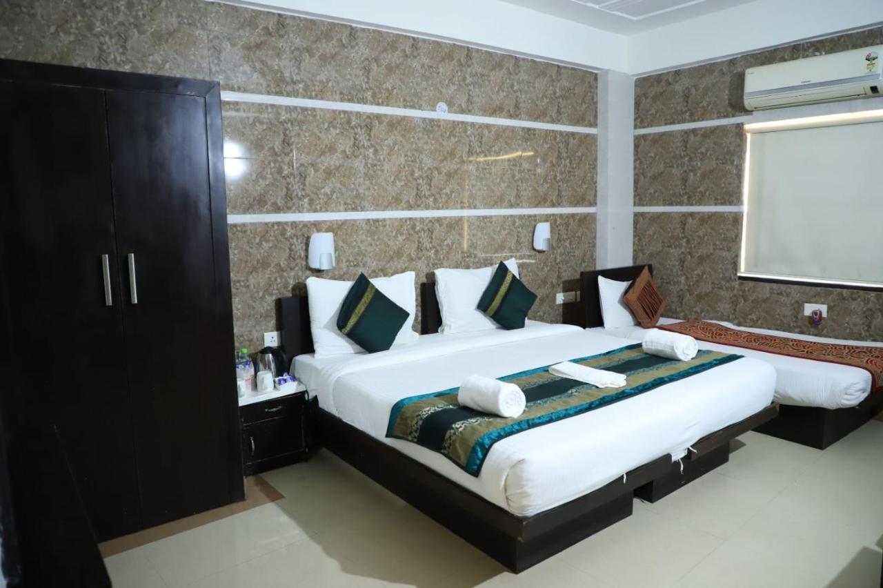 Hotel Tara Palace By Goyal Hoteliers アーグラ エクステリア 写真