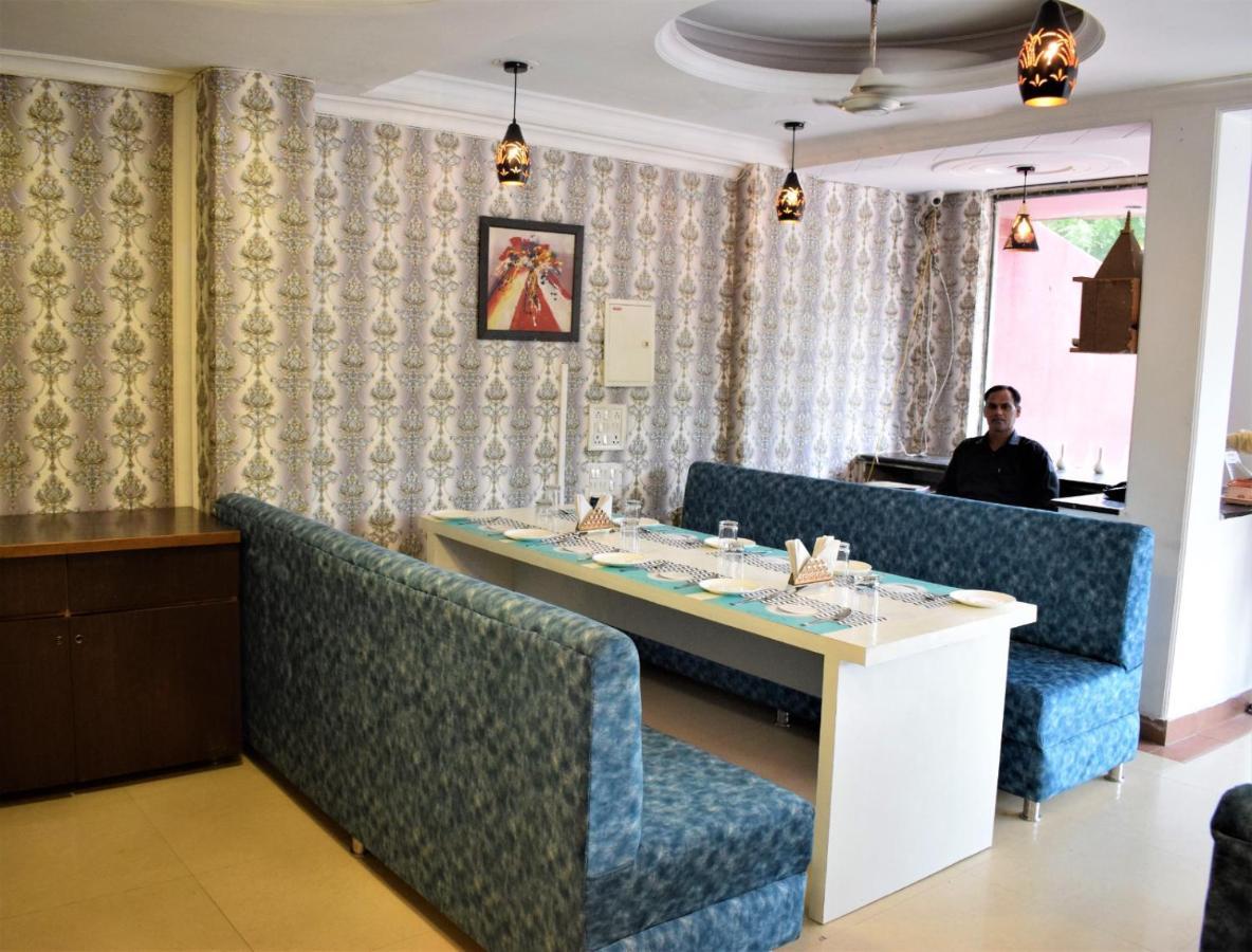 Hotel Tara Palace By Goyal Hoteliers アーグラ エクステリア 写真