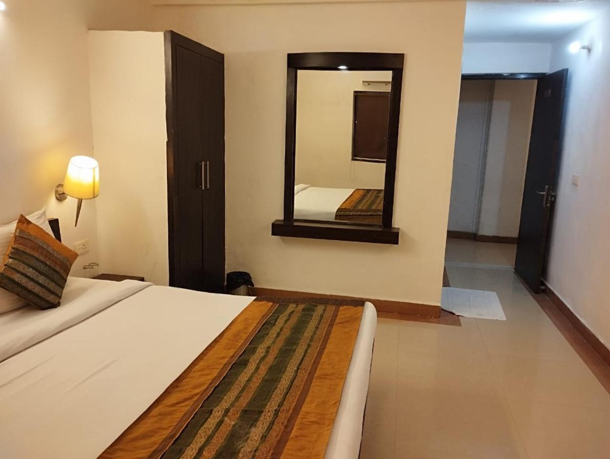 Hotel Tara Palace By Goyal Hoteliers アーグラ エクステリア 写真