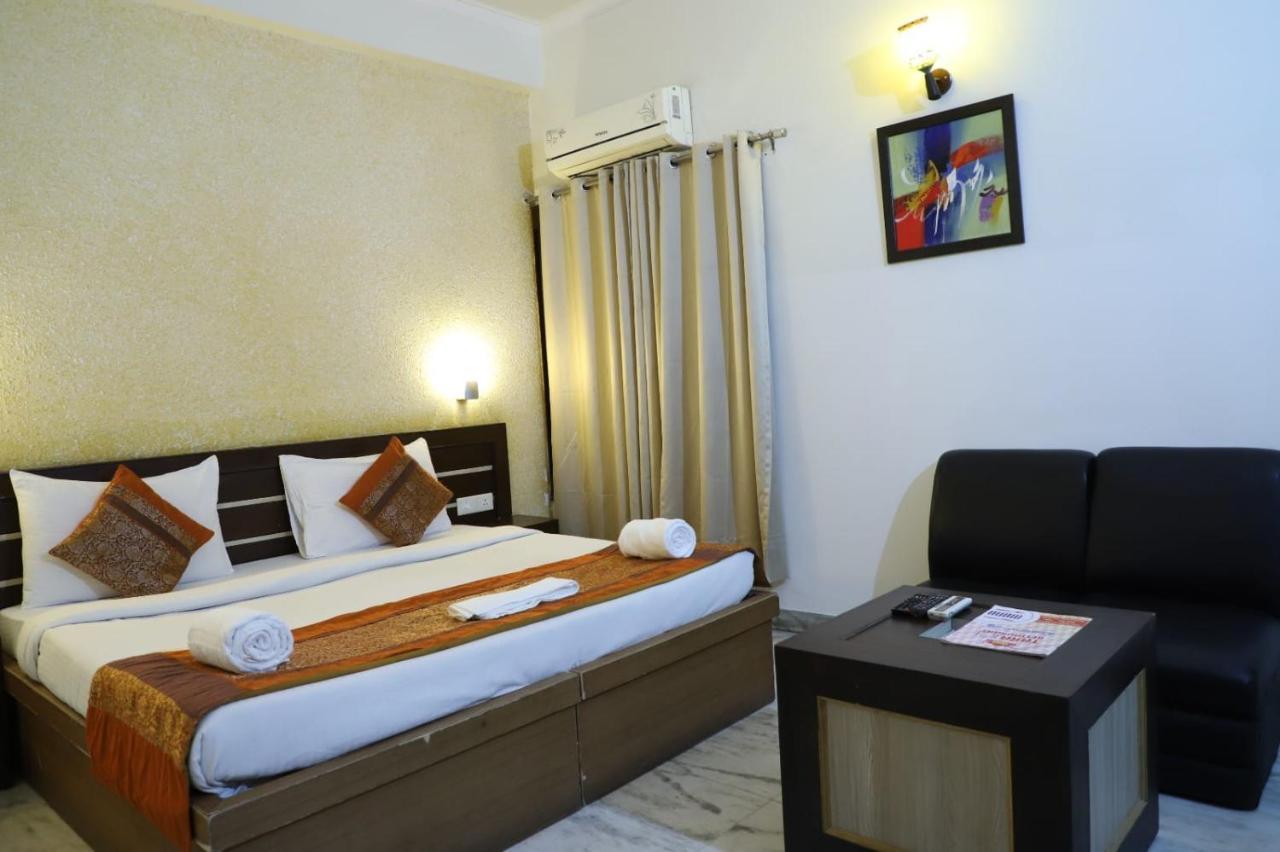 Hotel Tara Palace By Goyal Hoteliers アーグラ エクステリア 写真
