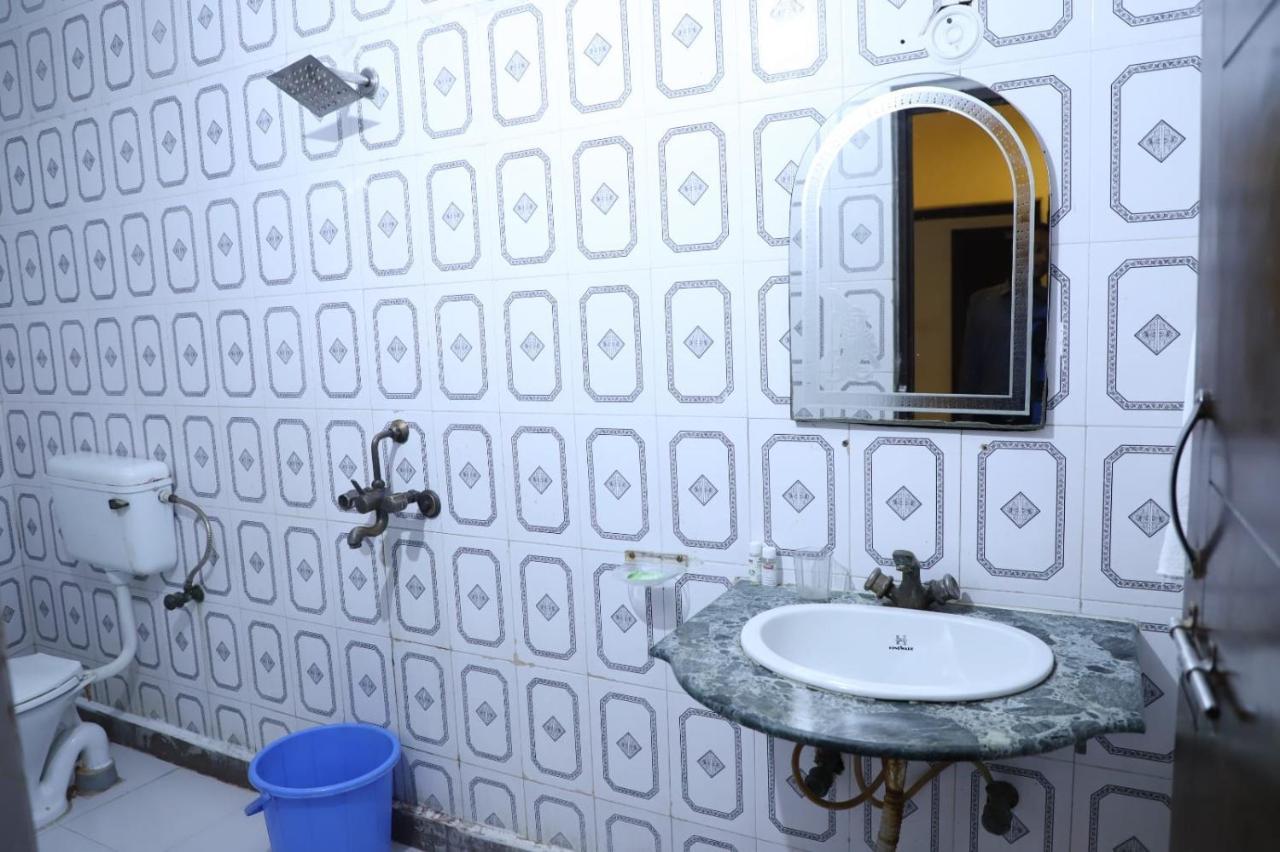 Hotel Tara Palace By Goyal Hoteliers アーグラ エクステリア 写真