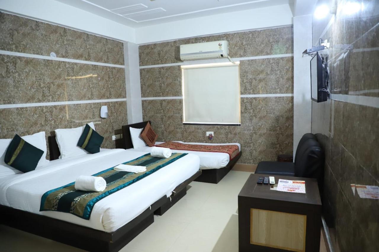 Hotel Tara Palace By Goyal Hoteliers アーグラ エクステリア 写真