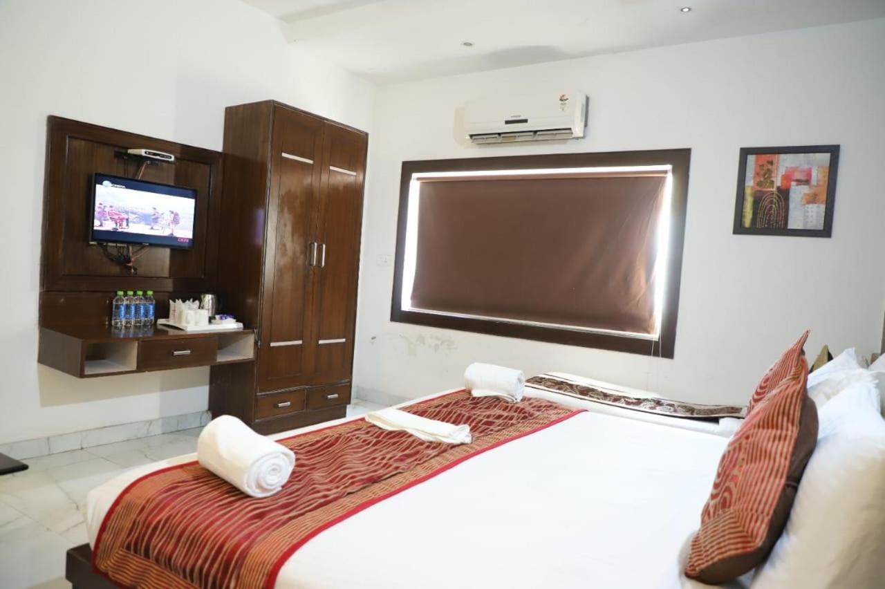 Hotel Tara Palace By Goyal Hoteliers アーグラ エクステリア 写真