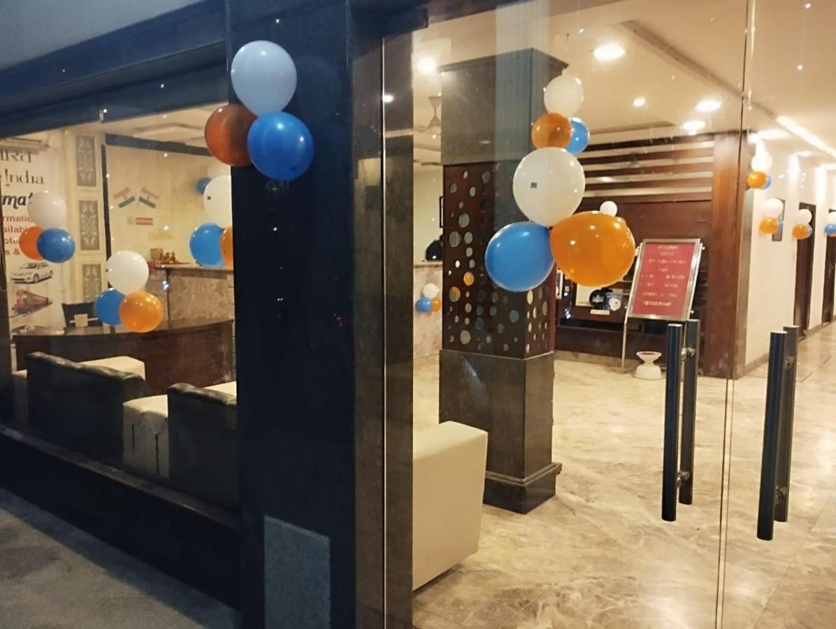 Hotel Tara Palace By Goyal Hoteliers アーグラ エクステリア 写真