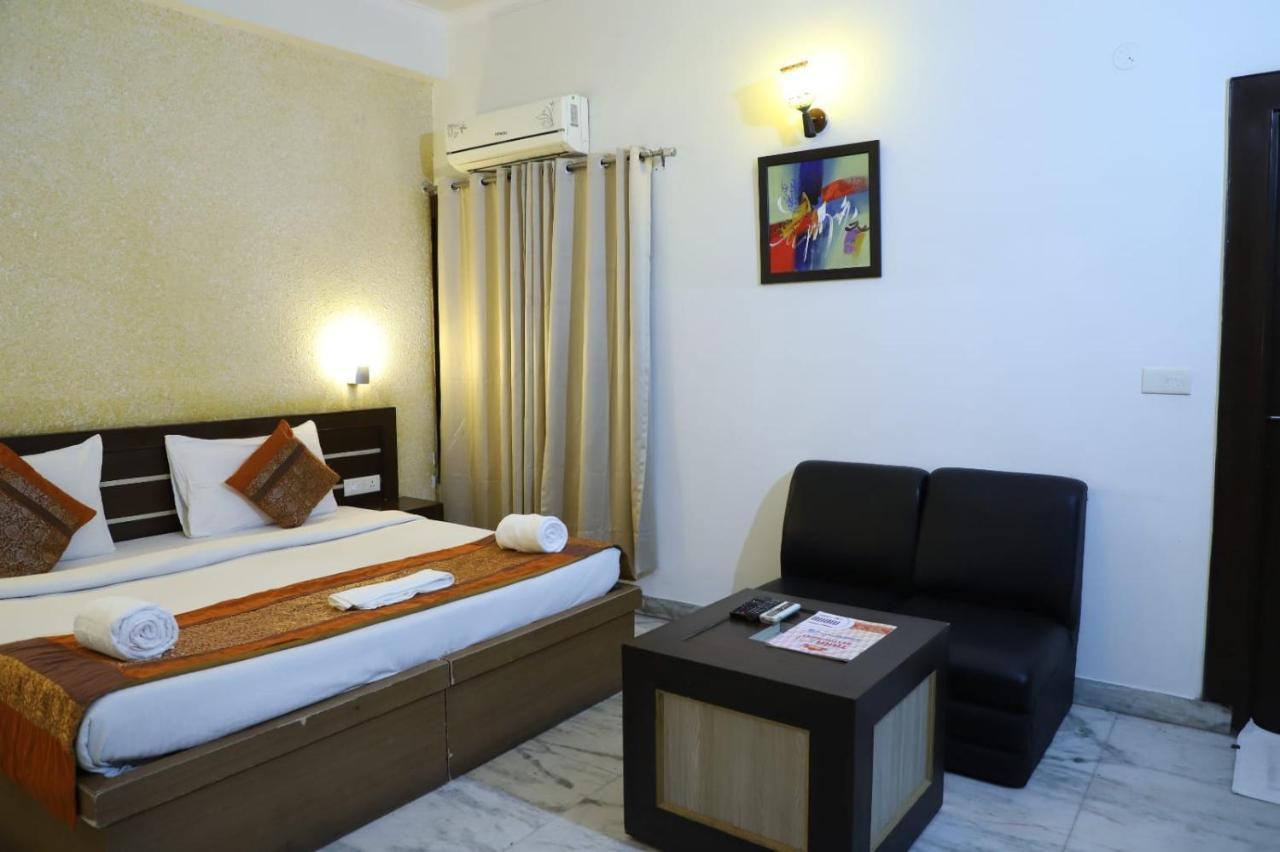 Hotel Tara Palace By Goyal Hoteliers アーグラ エクステリア 写真
